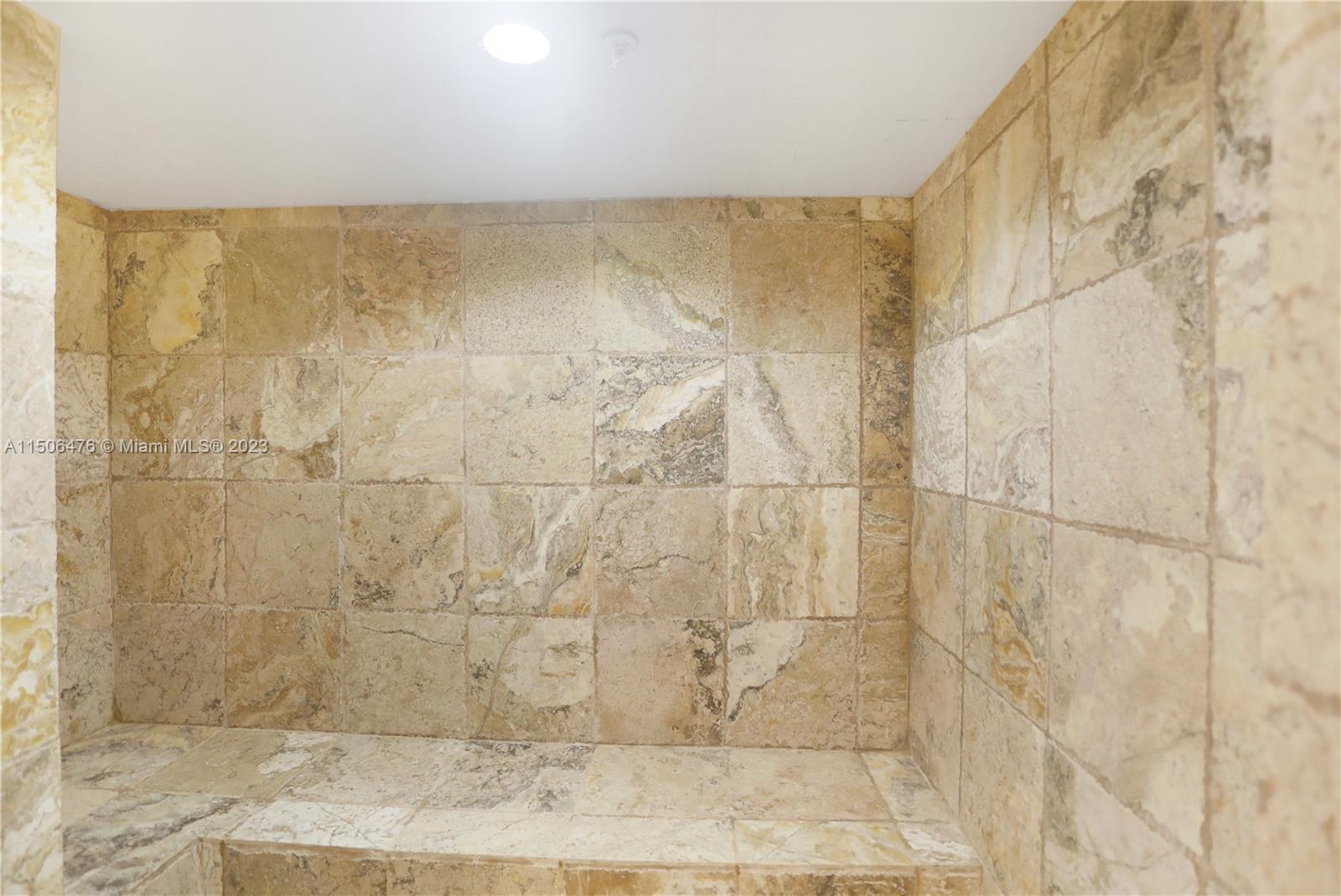 THE PINNACLE CONDO - Residential