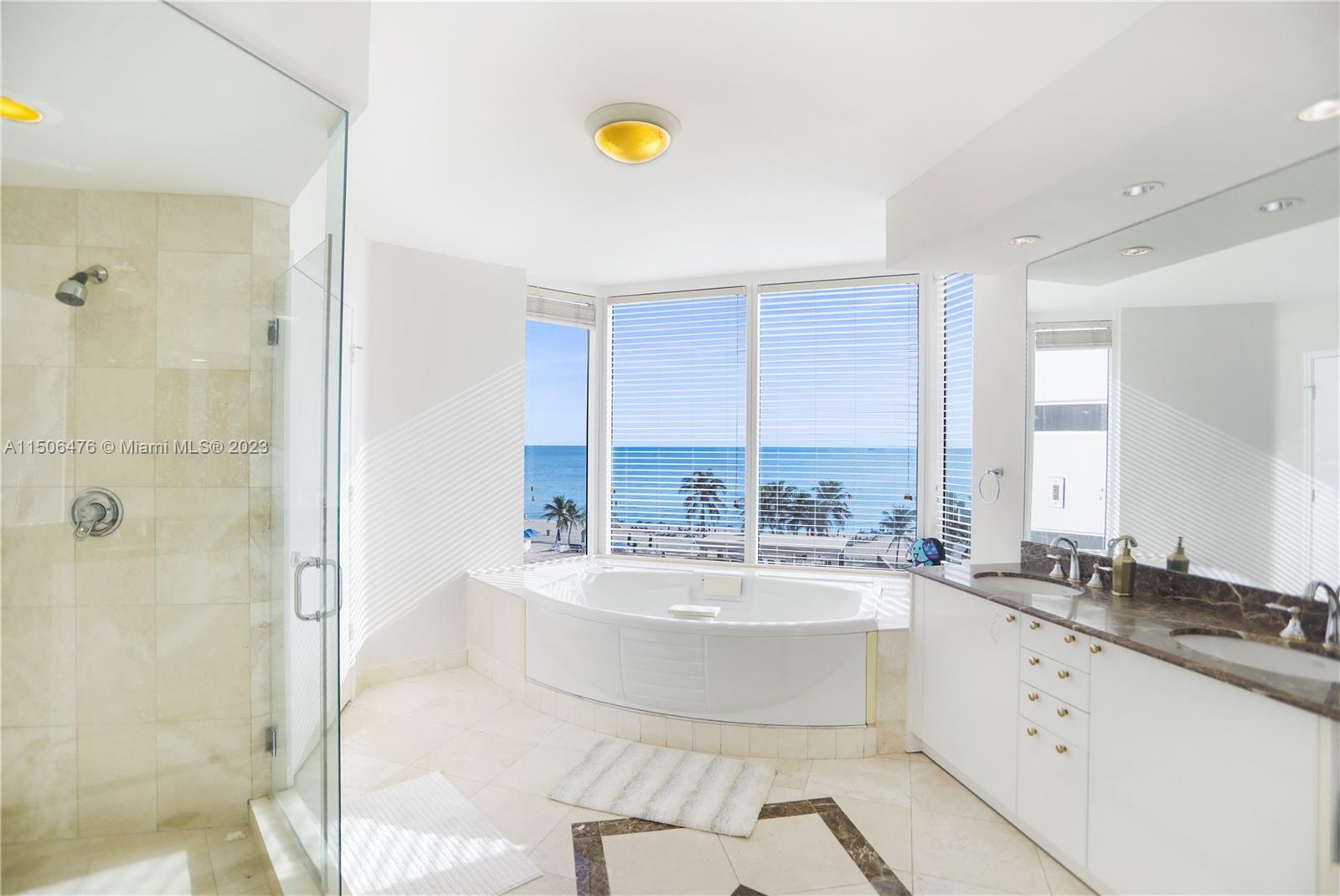 THE PINNACLE CONDO - Residential