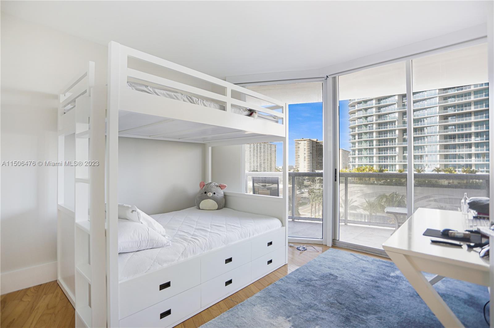 THE PINNACLE CONDO - Residential