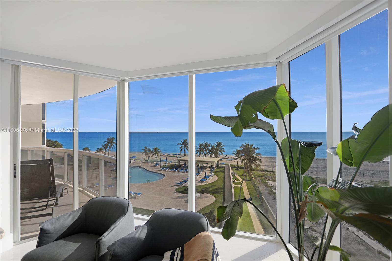 THE PINNACLE CONDO - Residential