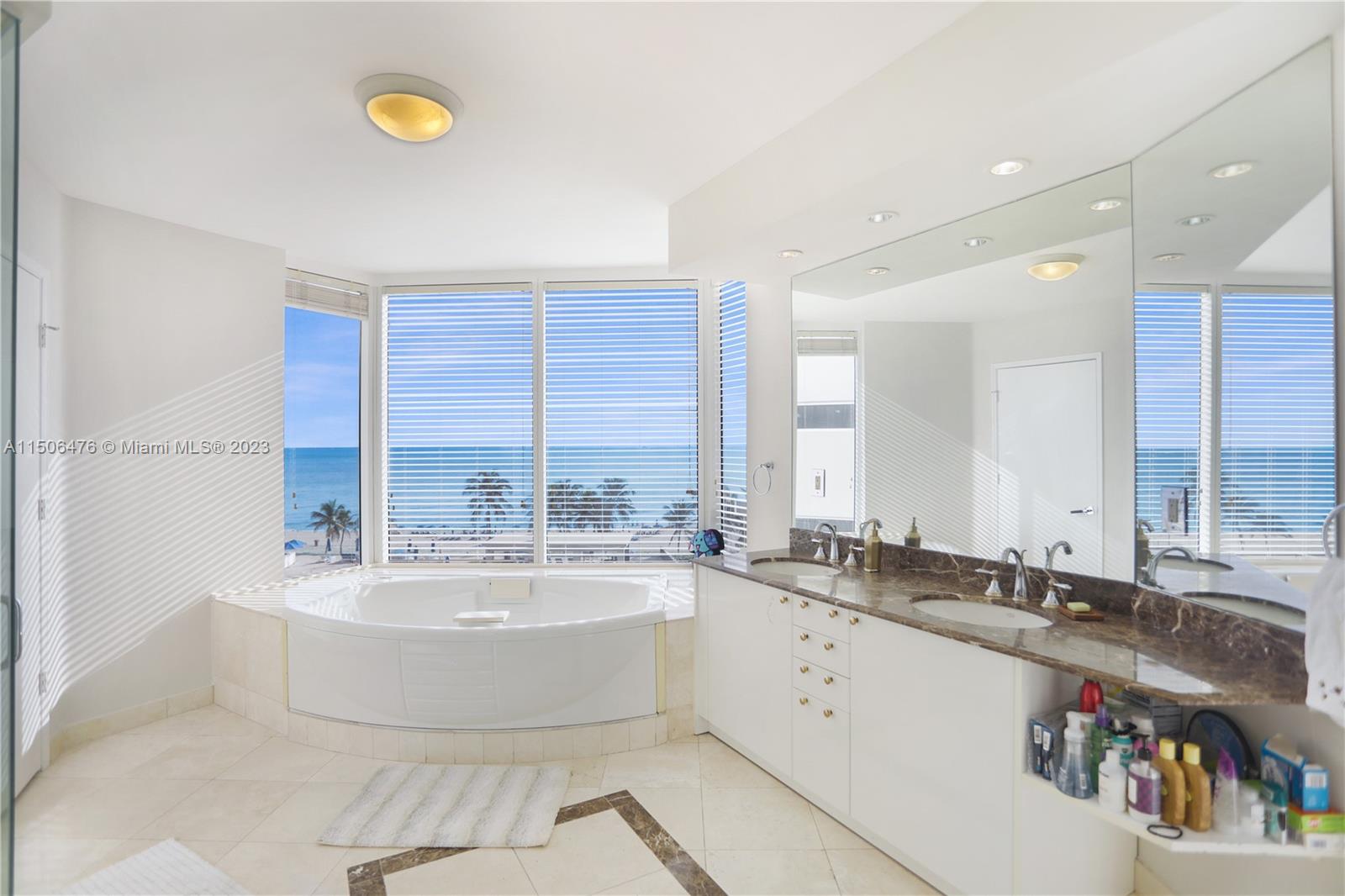 THE PINNACLE CONDO - Residential