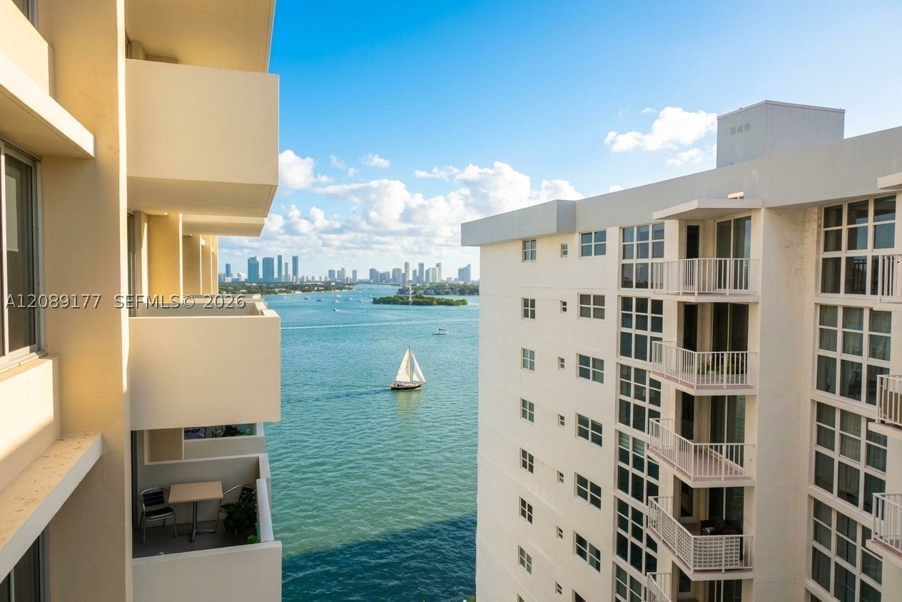 1200 West Ave 1522