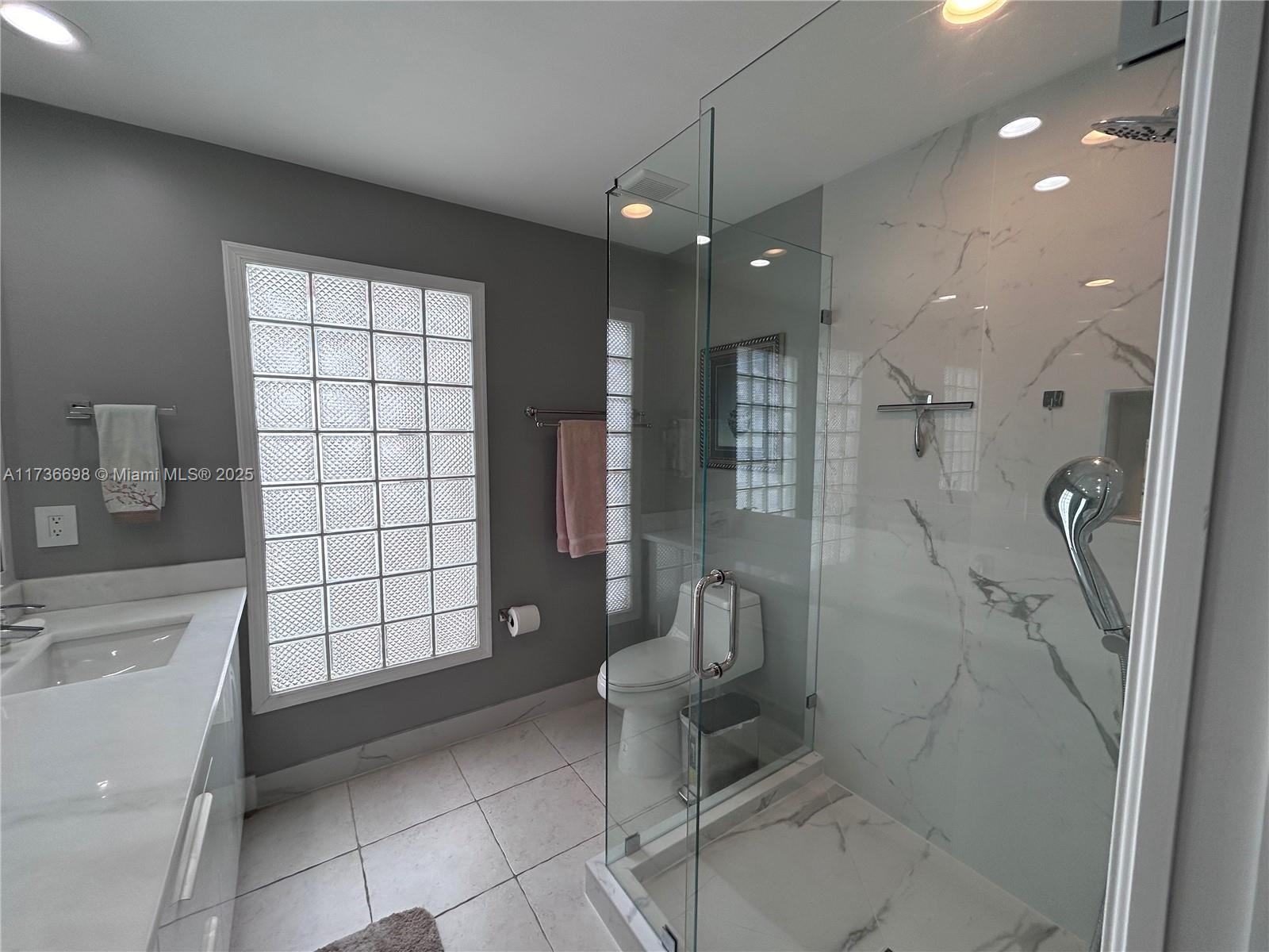 PELICAN HARBOR PH 4 - Residential Lease