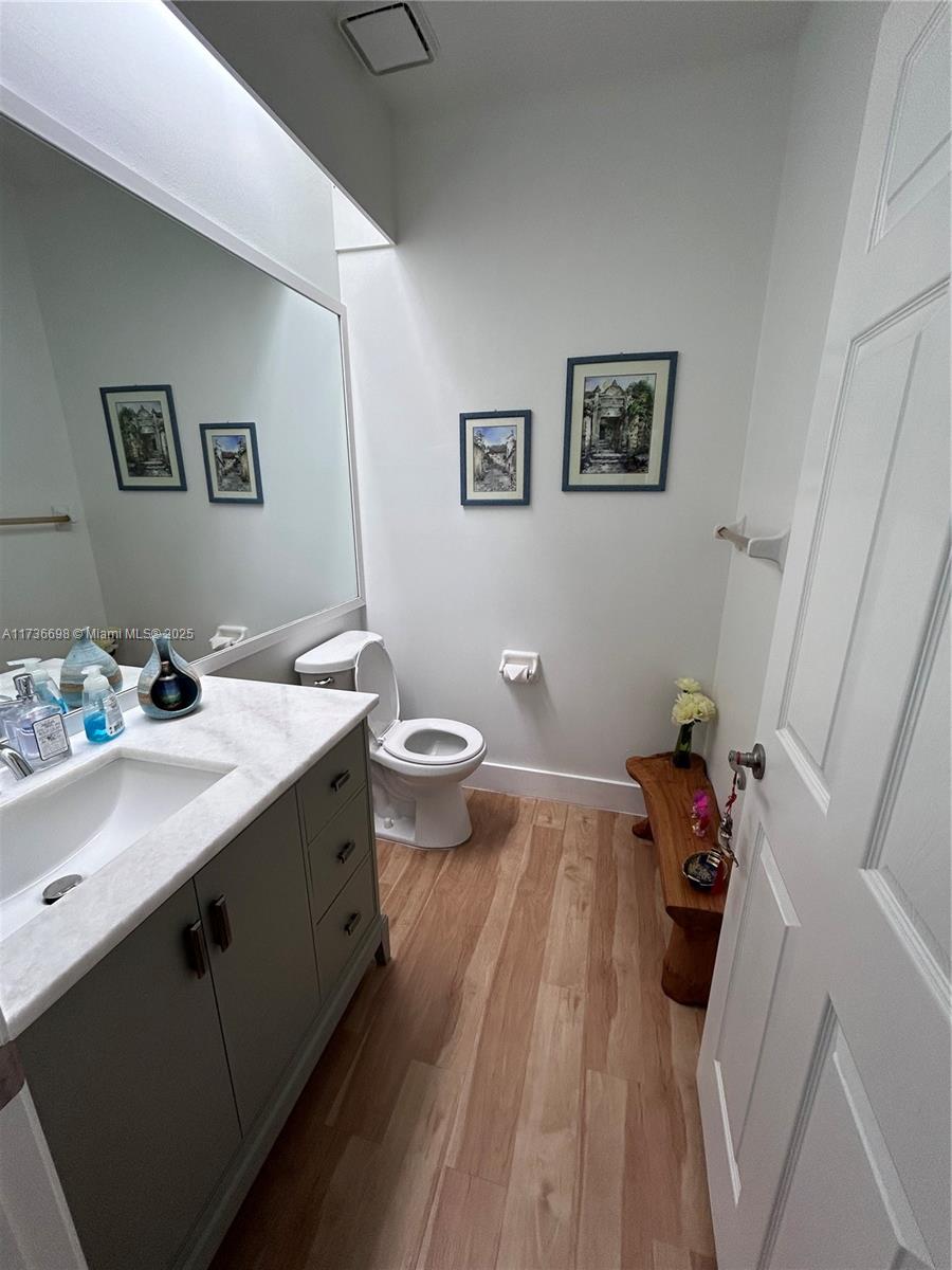 PELICAN HARBOR PH 4 - Residential Lease
