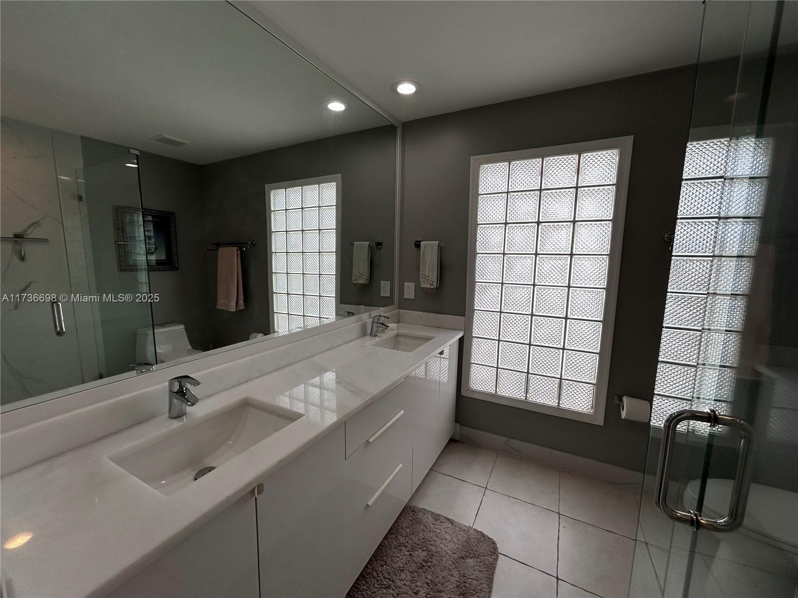 PELICAN HARBOR PH 4 - Residential Lease