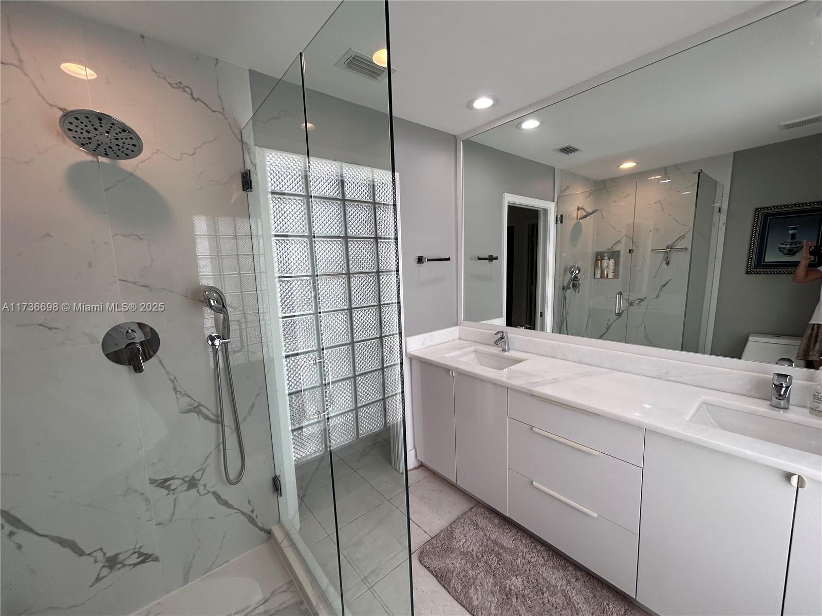 PELICAN HARBOR PH 4 - Residential Lease
