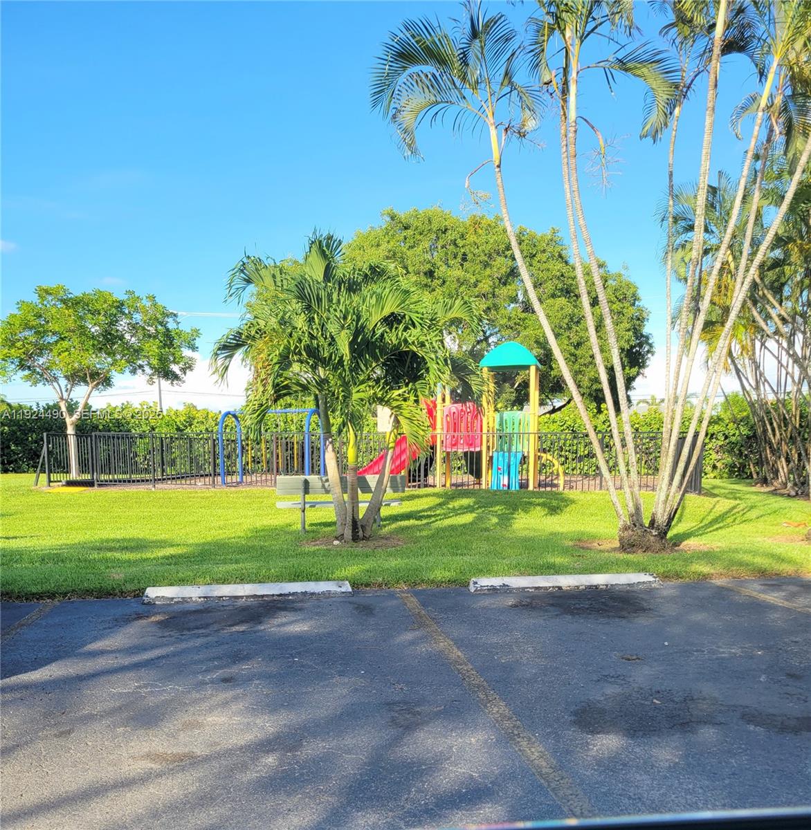 LAKESHORE CONDO #9 - Residential