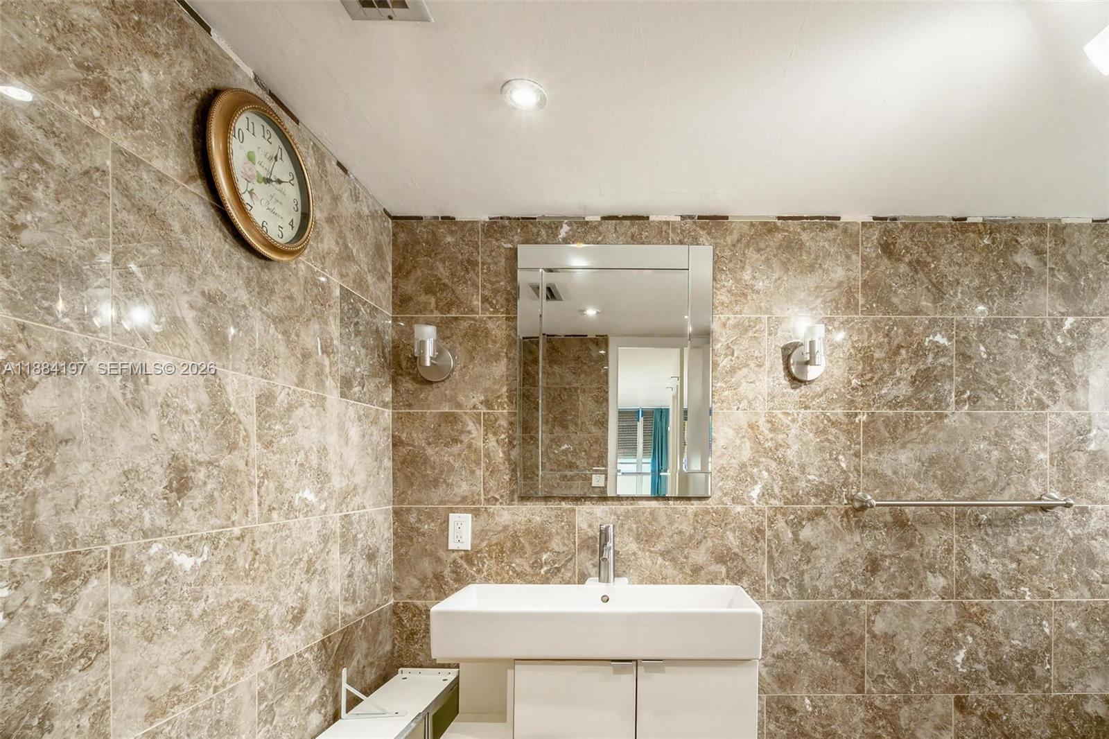 JADE WINDS GROUP-DAISY GA - Residential