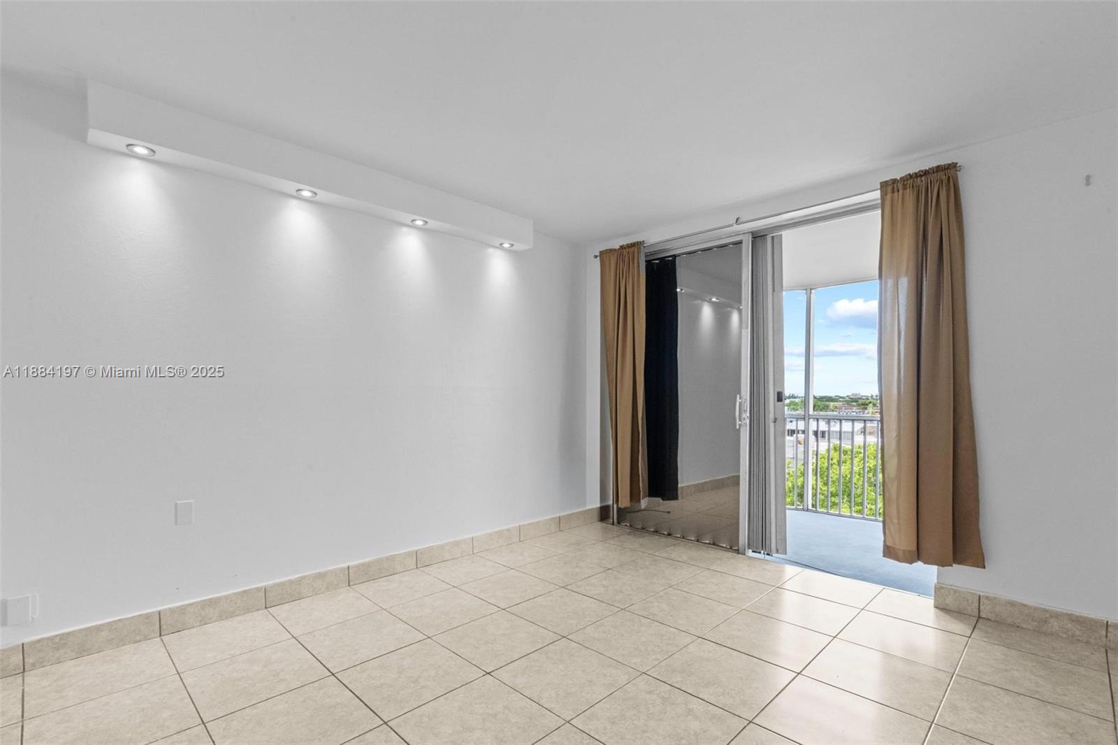 JADE WINDS GROUP-DAISY GA - Residential