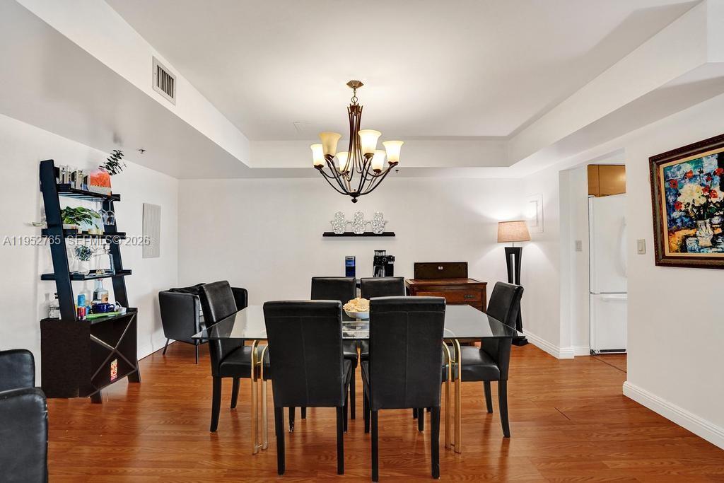 SUMMIT CONDO - Residential