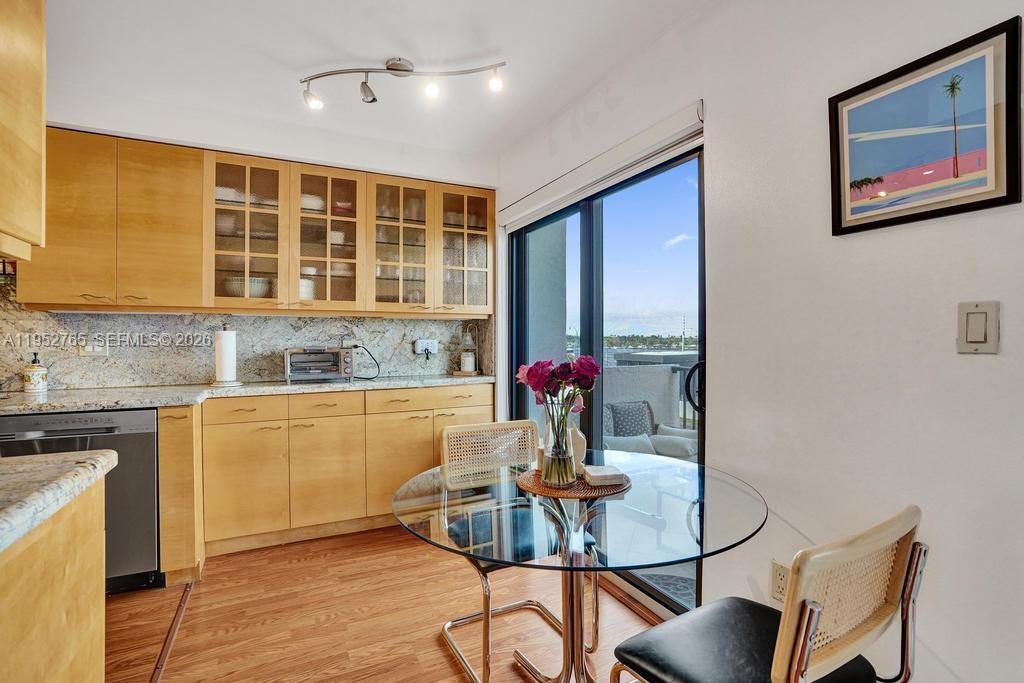 SUMMIT CONDO - Residential