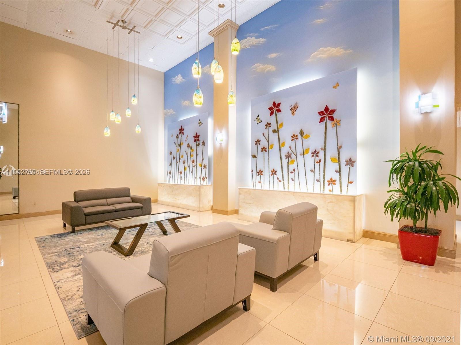 SUMMIT CONDO - Residential