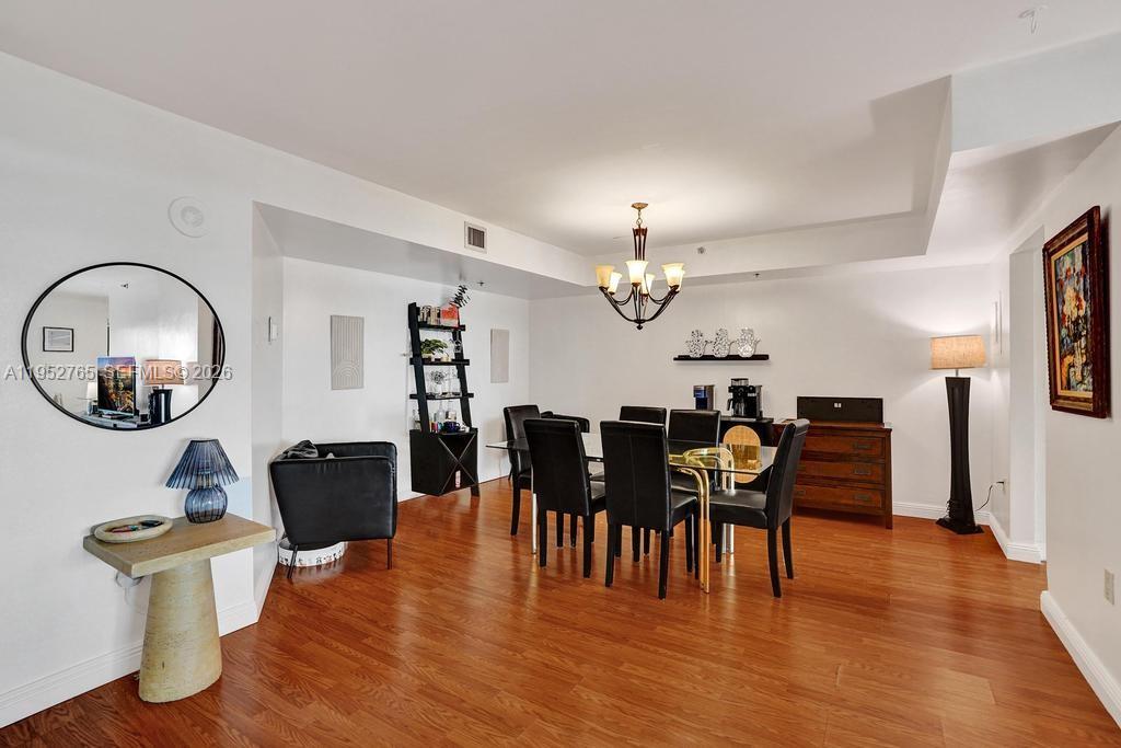 SUMMIT CONDO - Residential