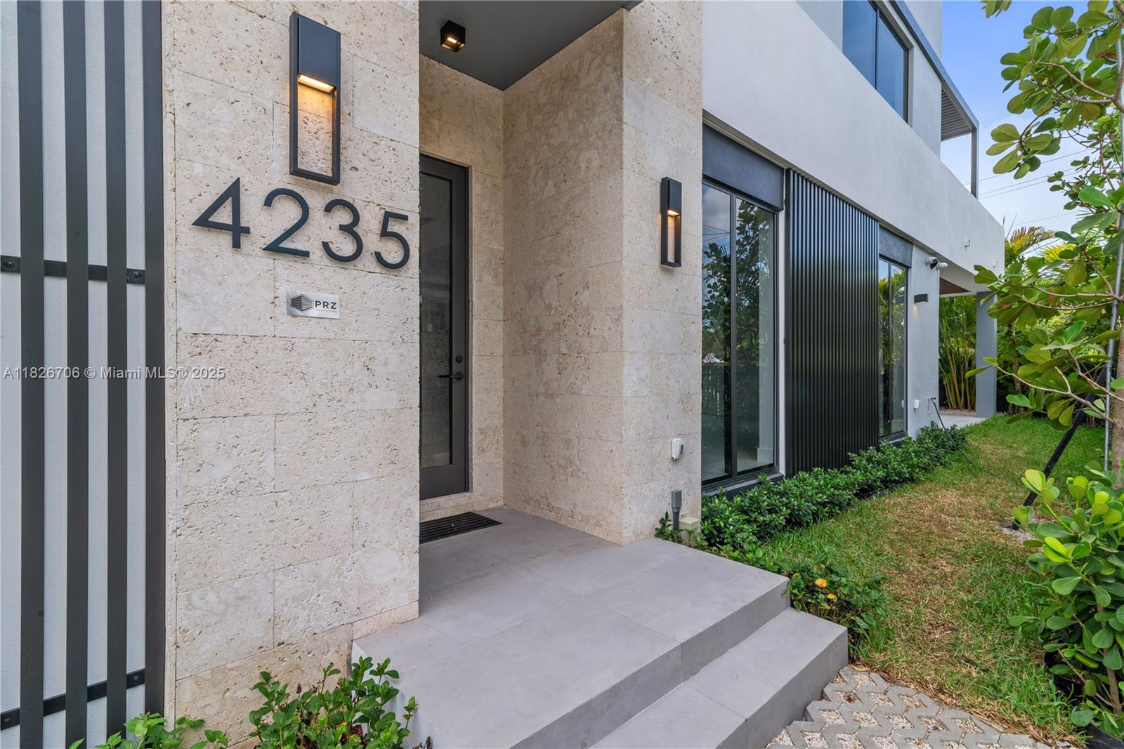 4235 NW 1st Ave