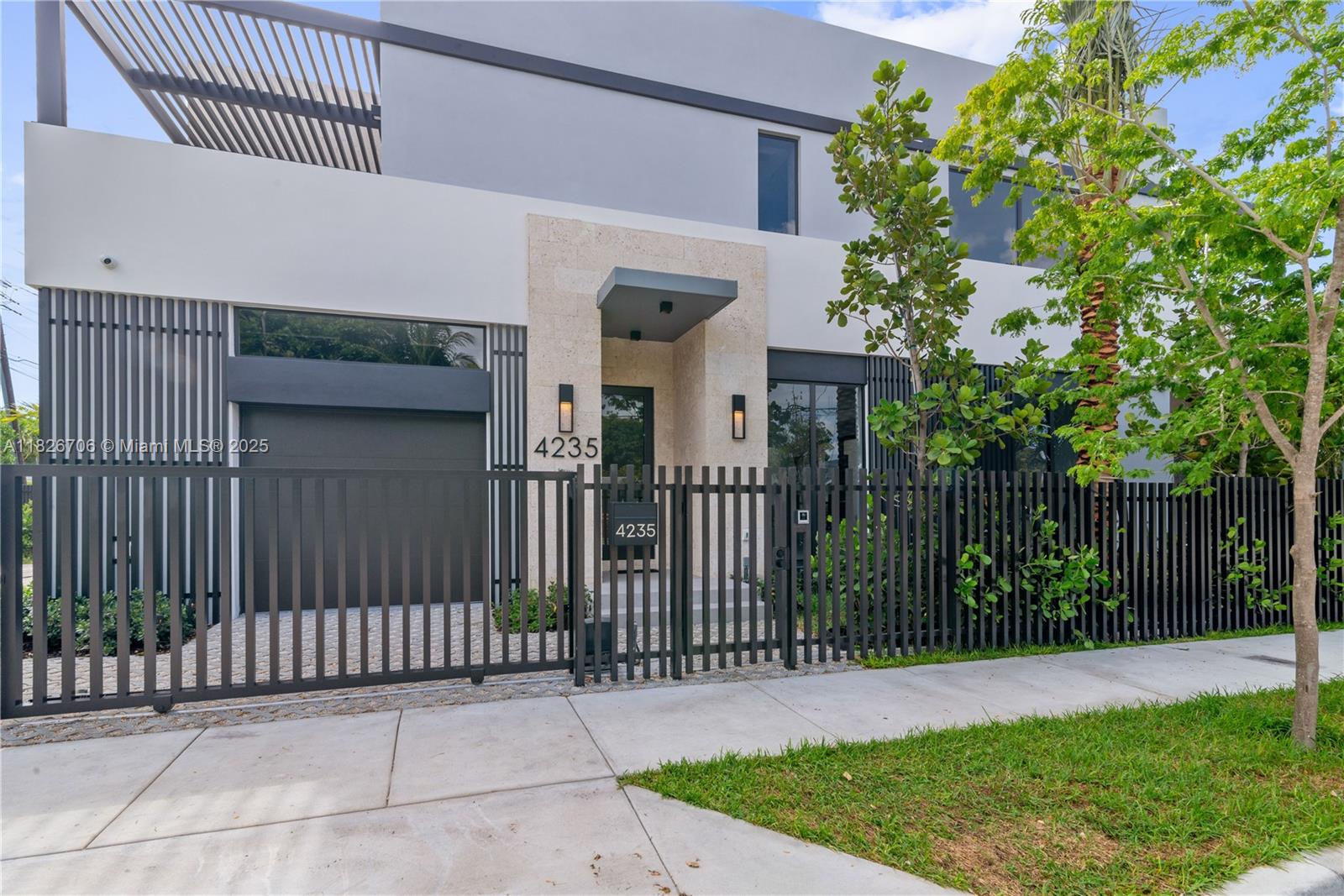 4235 NW 1st Ave