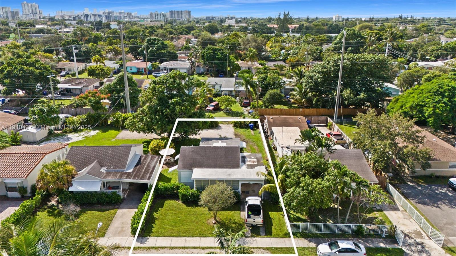 HOLLYWOOD PARK - Residential