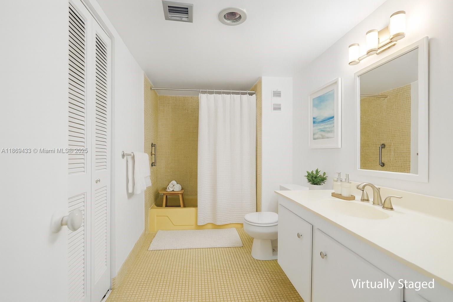 BOCA TEECA CONDO 8 - Residential