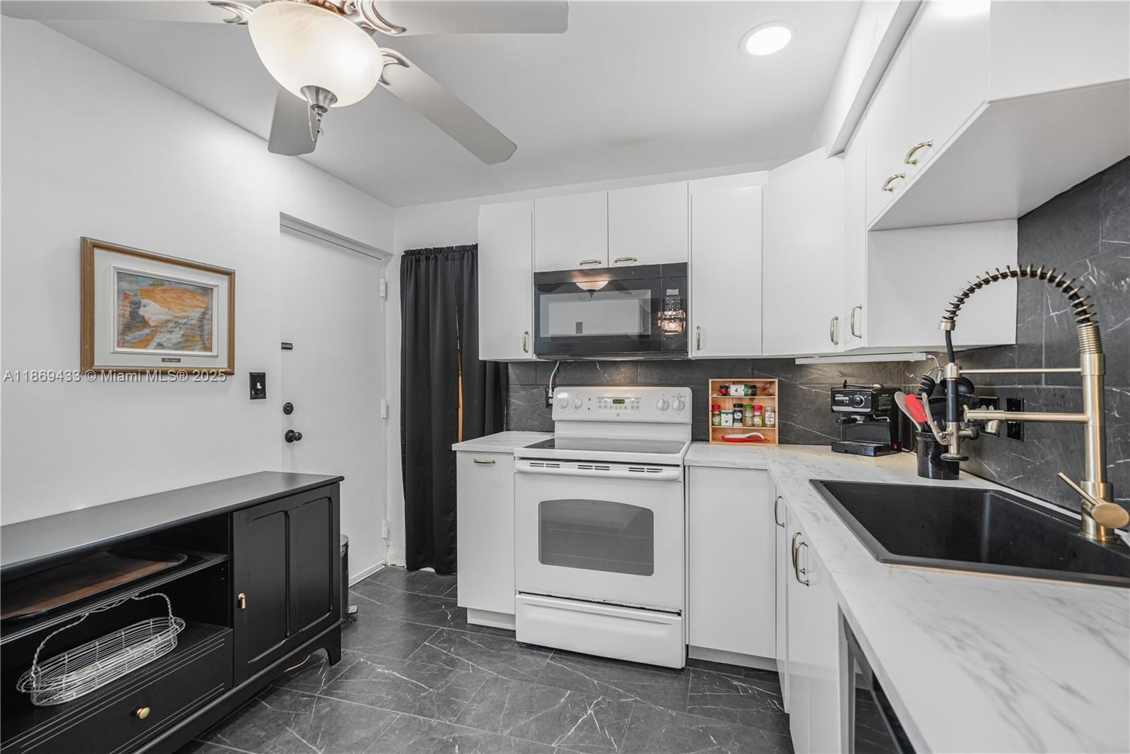 BOCA TEECA CONDO 8 - Residential