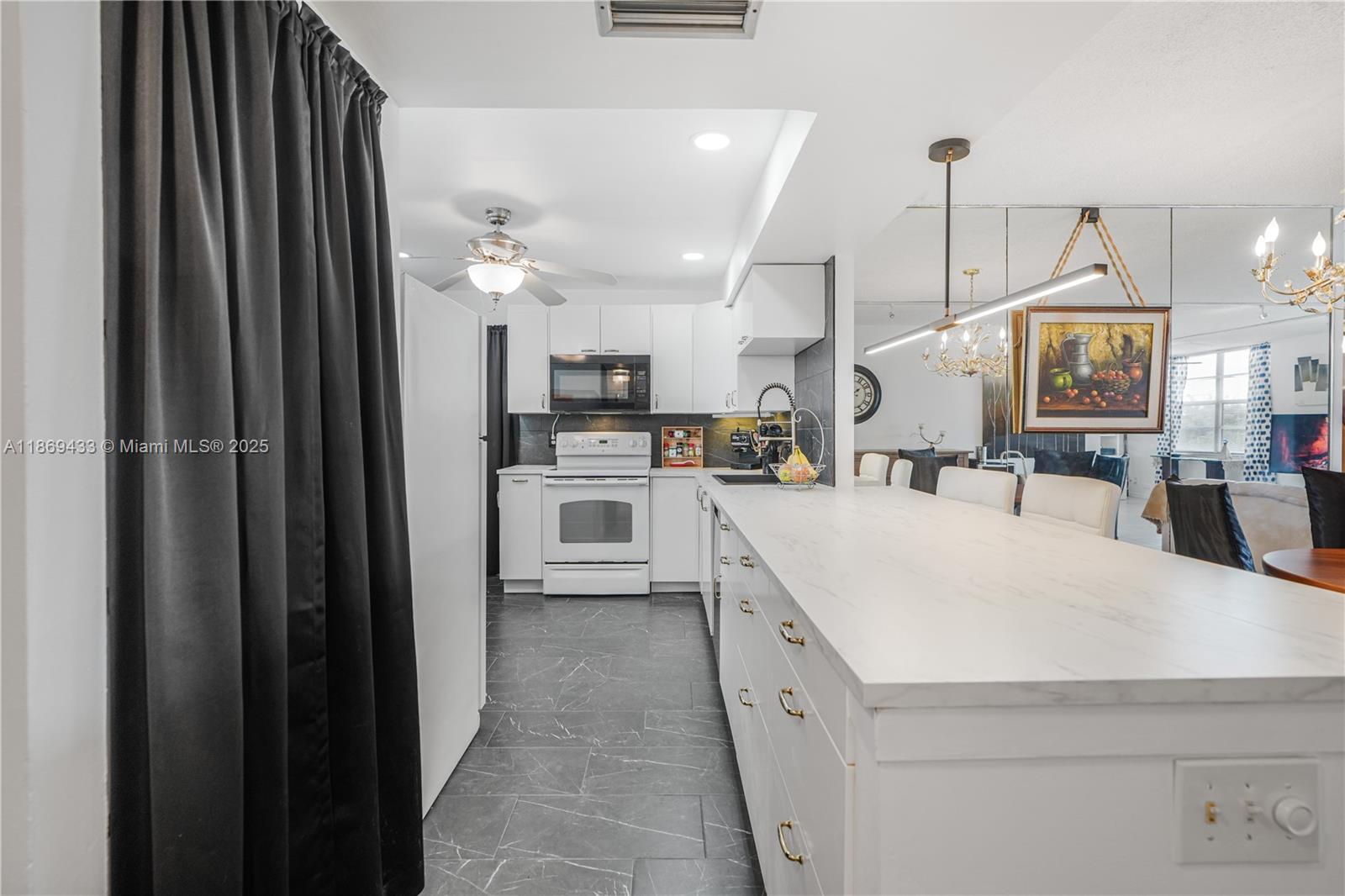 BOCA TEECA CONDO 8 - Residential