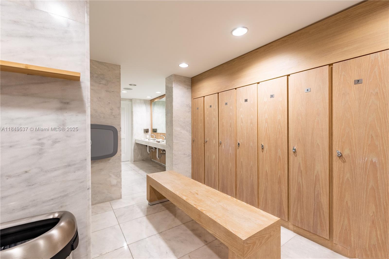 400 SUNNY ISLES CONDO EAS - Residential