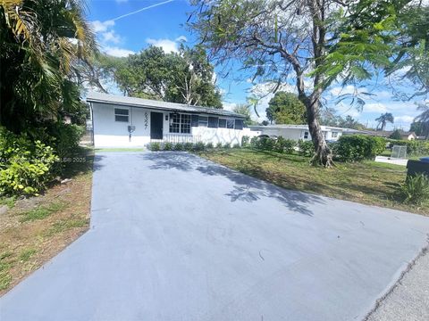 6327 Dewey St Hollywood FL 33023