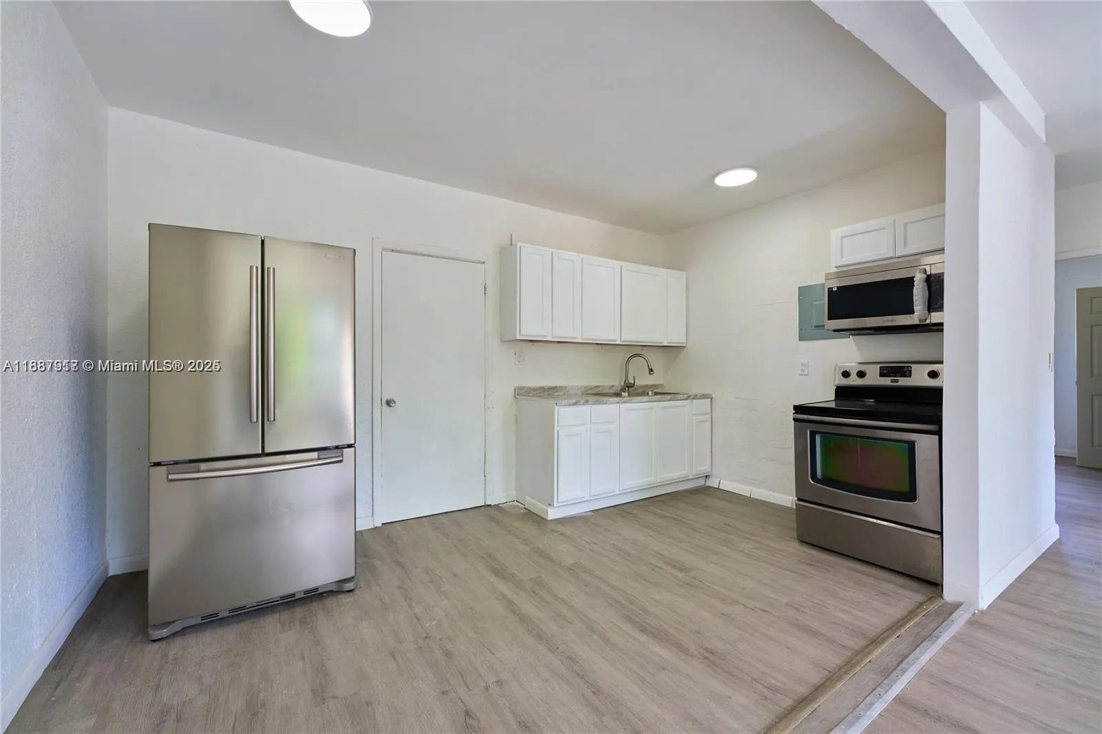 Miami, Florida 33167, United States, 3 Bedrooms Bedrooms, ,2 BathroomsBathrooms,Residential,Active,220324