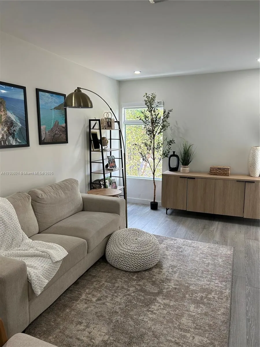 Miami Beach, Florida 33139, United States, 1 Bedroom Bedrooms, ,1 BathroomBathrooms,Residential,Active,119334