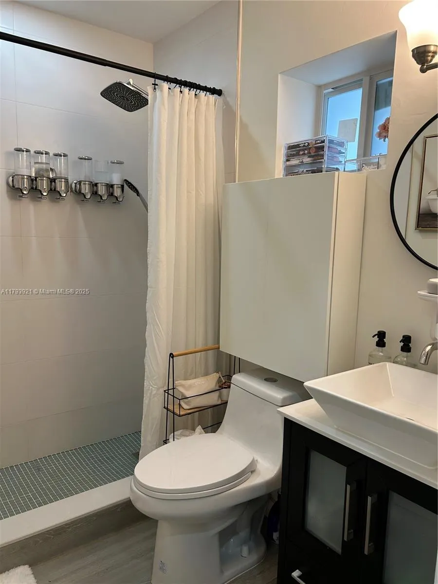 Miami Beach, Florida 33139, United States, 1 Bedroom Bedrooms, ,1 BathroomBathrooms,Residential,Active,119334