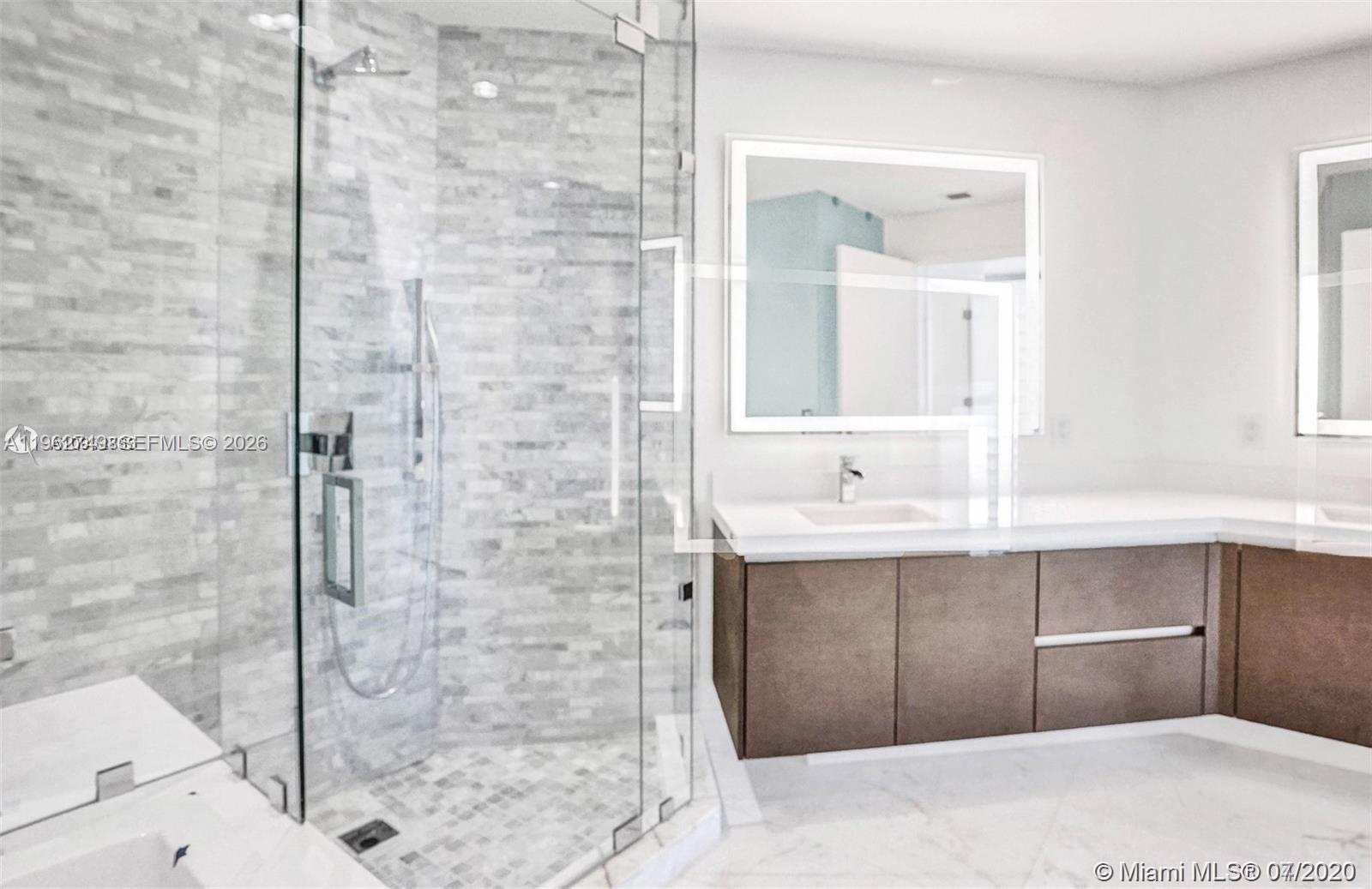 PARAMOUNT MIAMI WORLDCENT - Residential