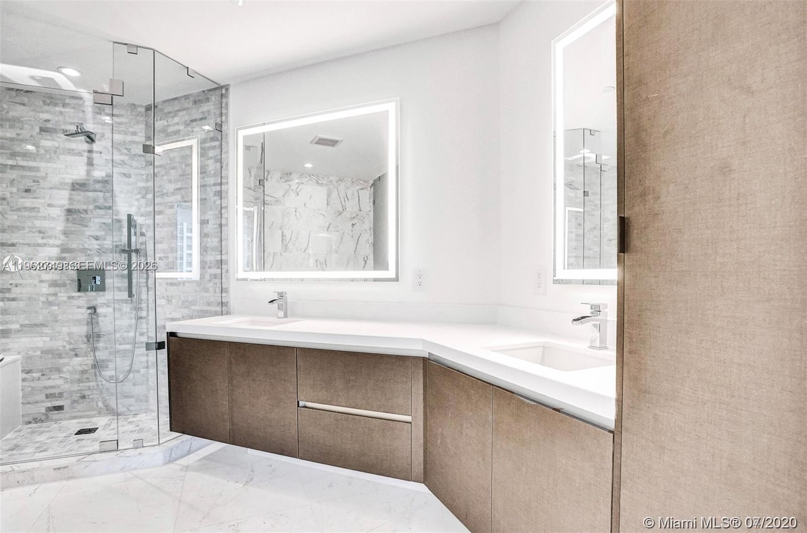 PARAMOUNT MIAMI WORLDCENT - Residential