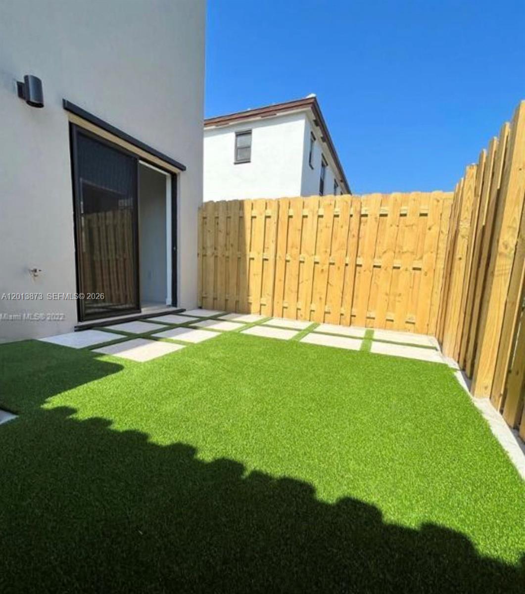 VIA VENTURA NEIGHBORHOOD - Residential