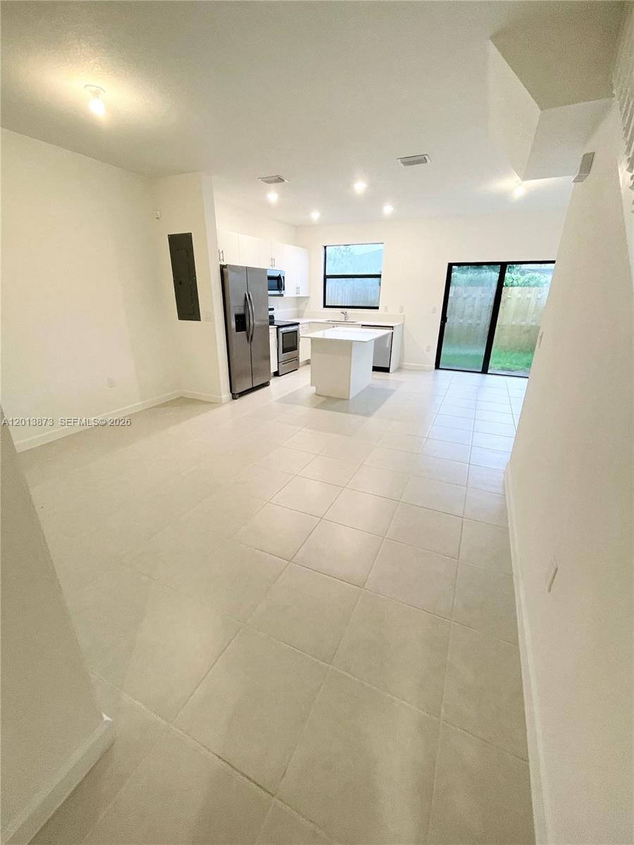 VIA VENTURA NEIGHBORHOOD - Residential
