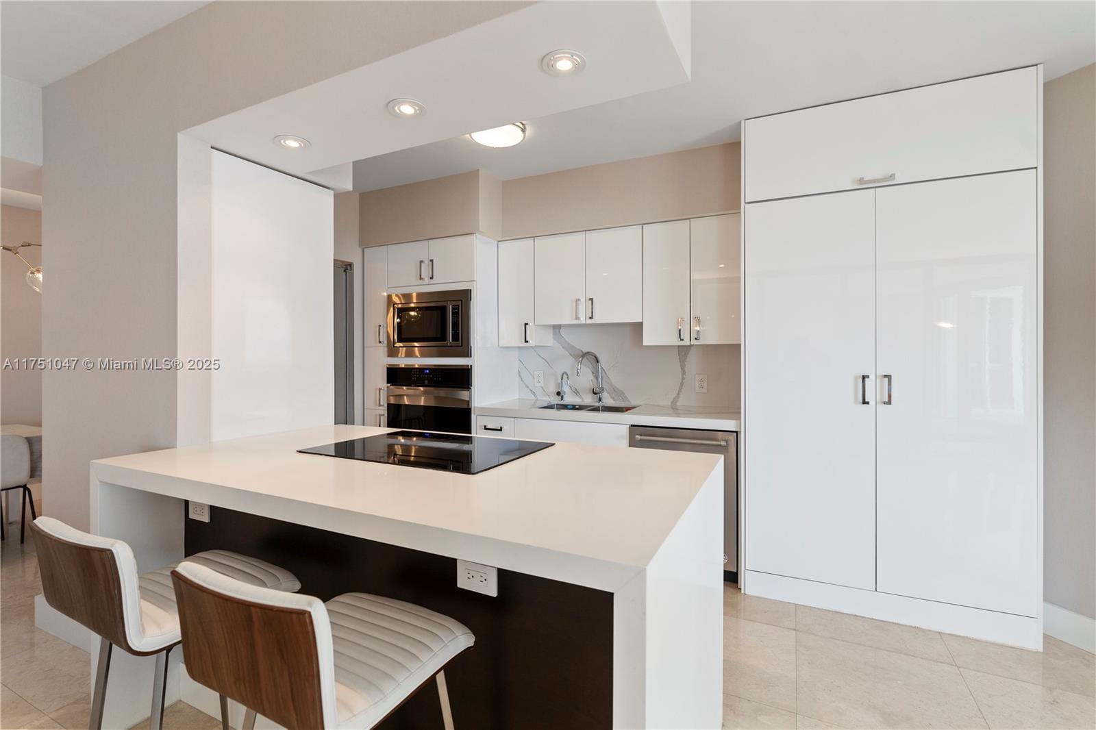 BLUE DIAMOND CONDO - Residential