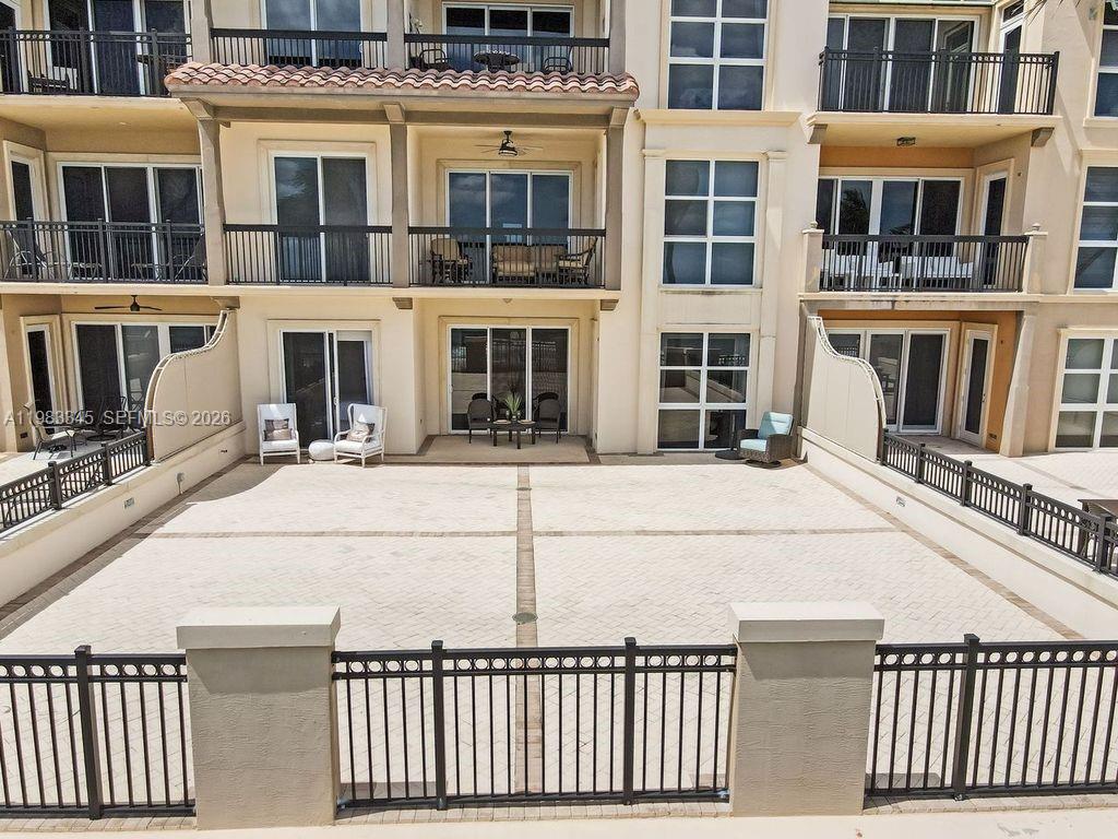 VILLAS BY THE SEA - Residential