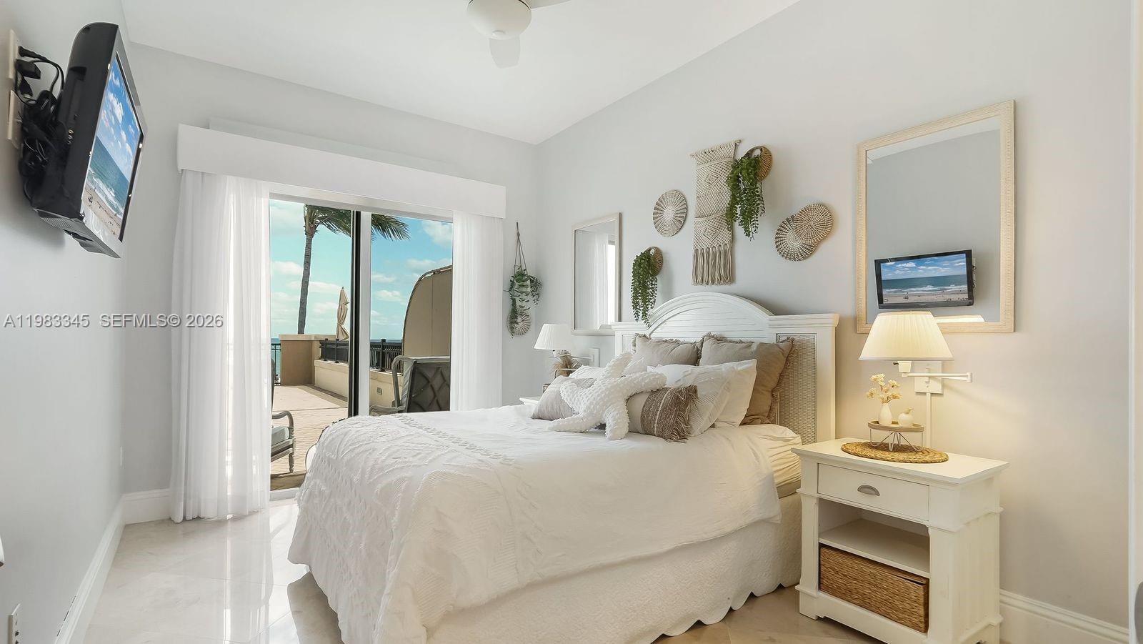 VILLAS BY THE SEA - Residential