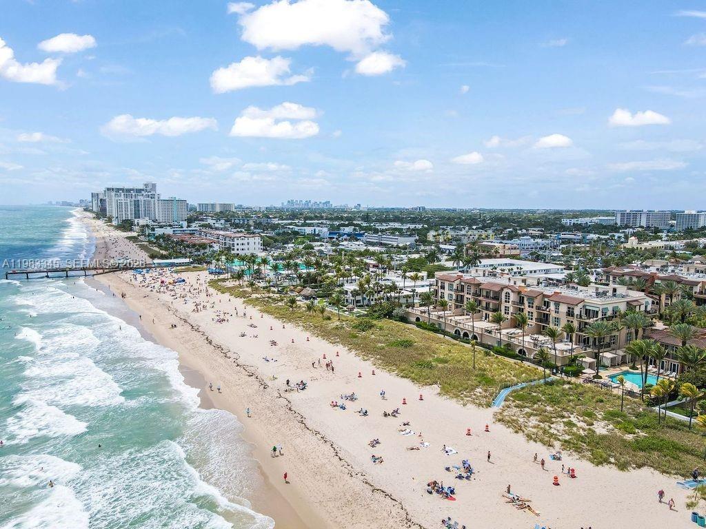 VILLAS BY THE SEA - Residential