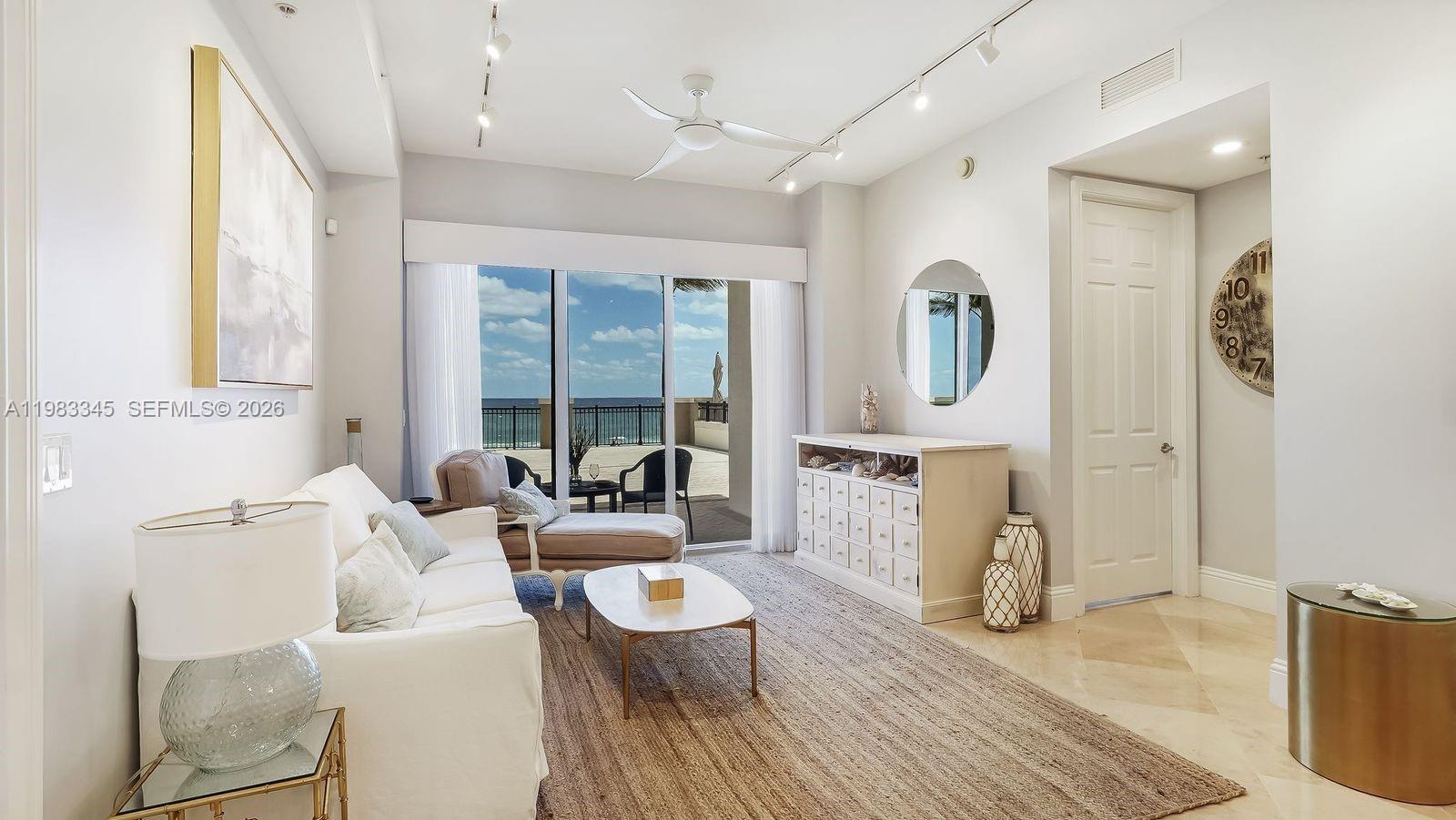 VILLAS BY THE SEA - Residential