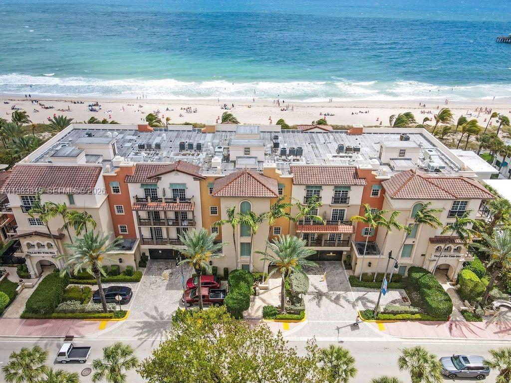 VILLAS BY THE SEA - Residential