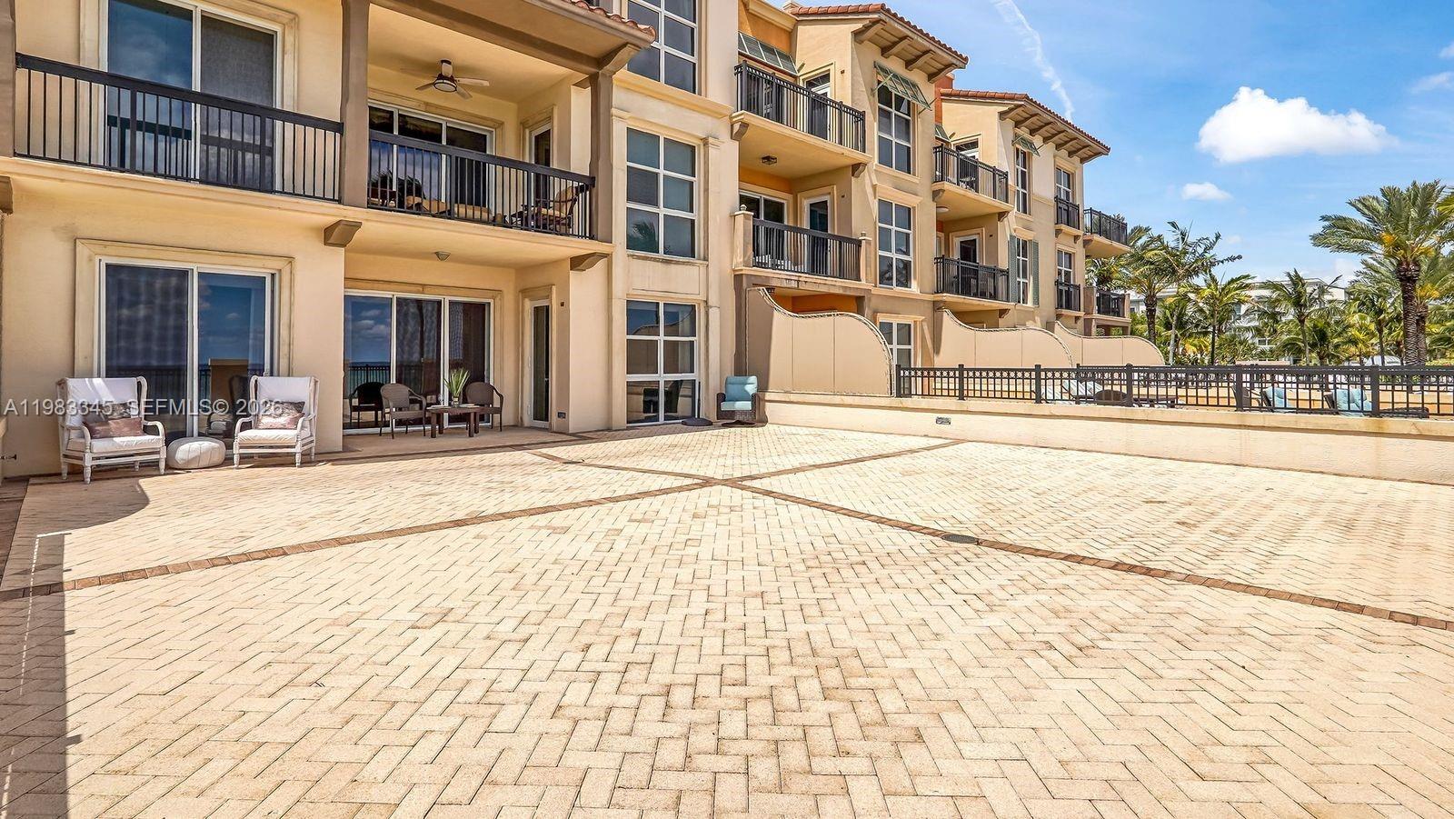 VILLAS BY THE SEA - Residential