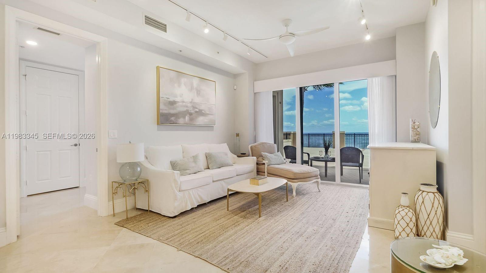 VILLAS BY THE SEA - Residential