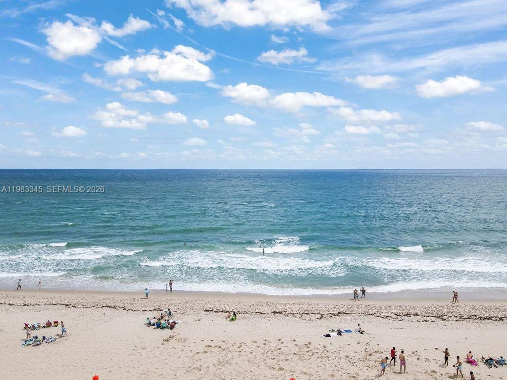 VILLAS BY THE SEA - Residential