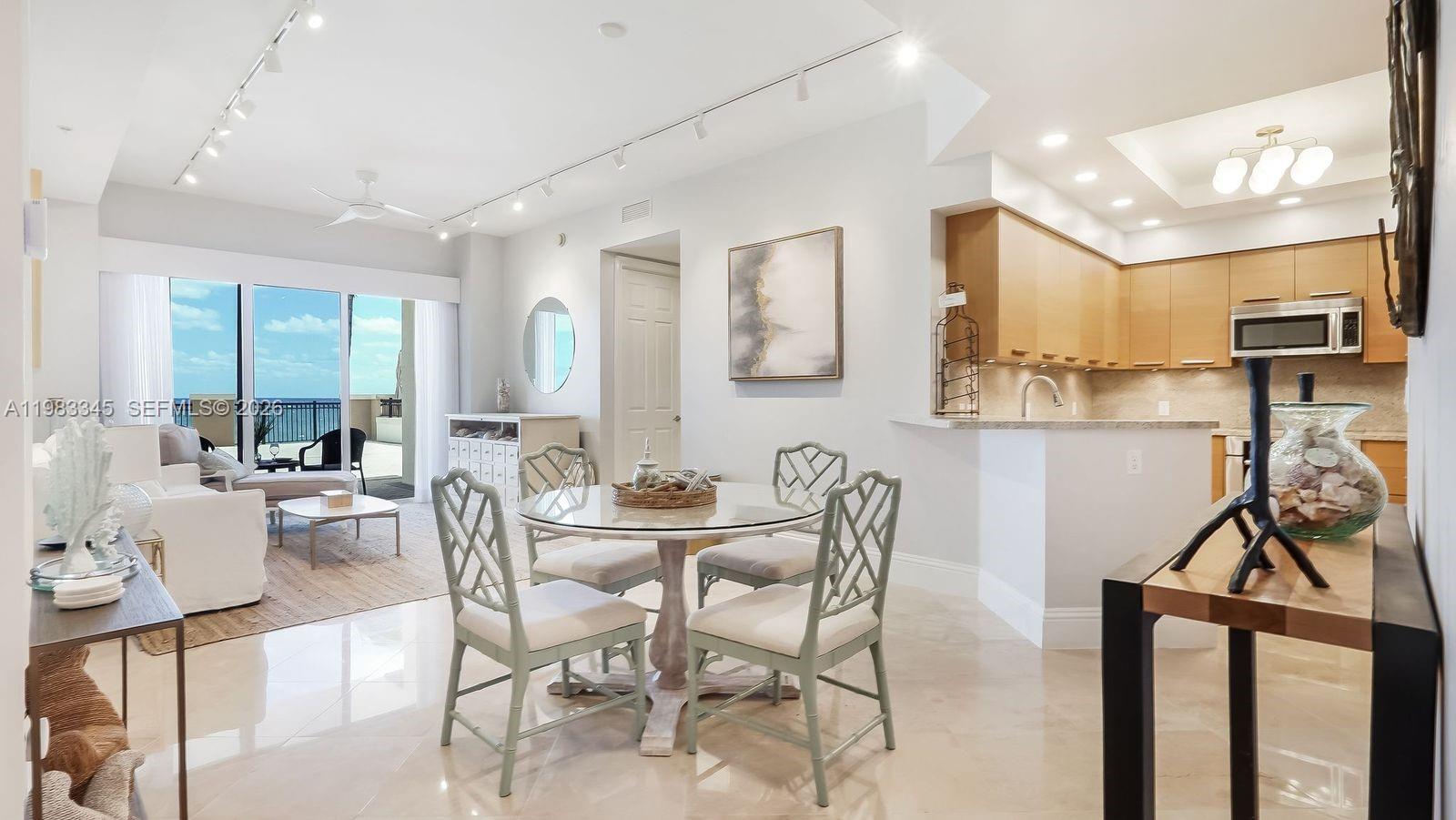 VILLAS BY THE SEA - Residential