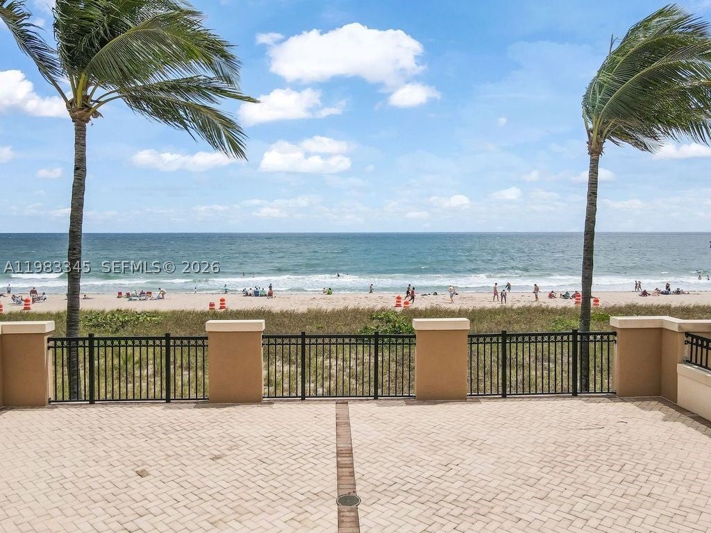 4444 El Mar Dr 3204
