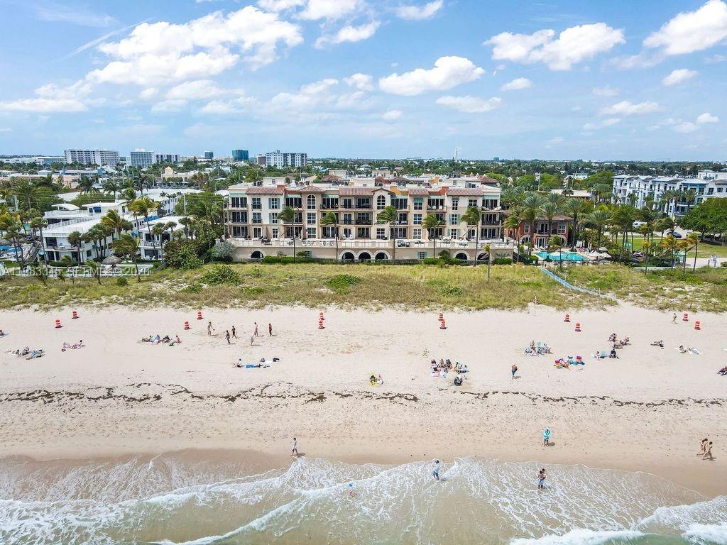 VILLAS BY THE SEA - Residential