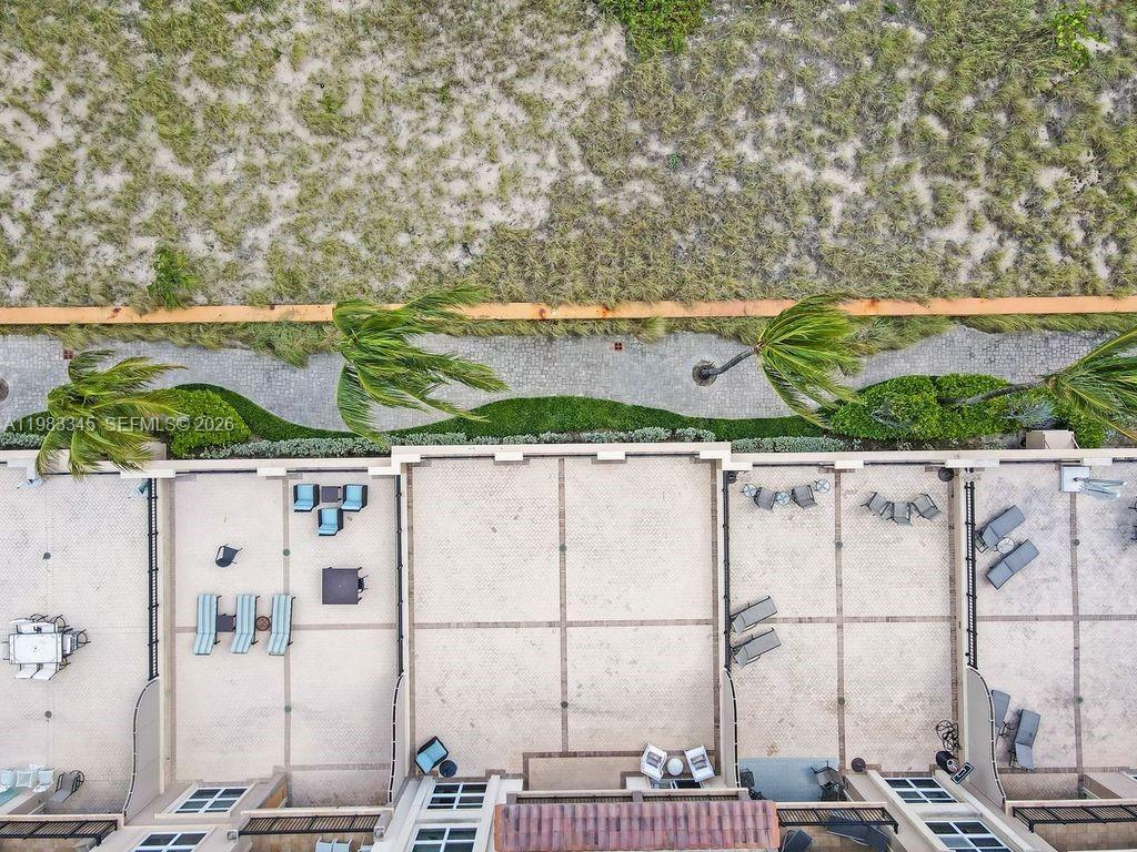 VILLAS BY THE SEA - Residential