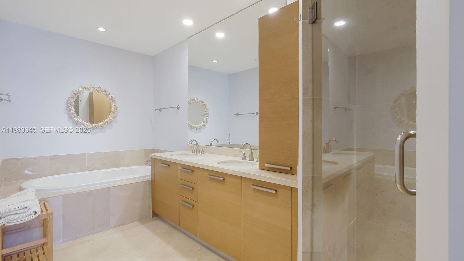 VILLAS BY THE SEA - Residential