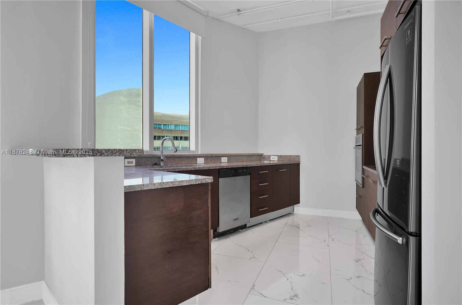 UPTOWN MARINA LOFTS CONDO - Residential