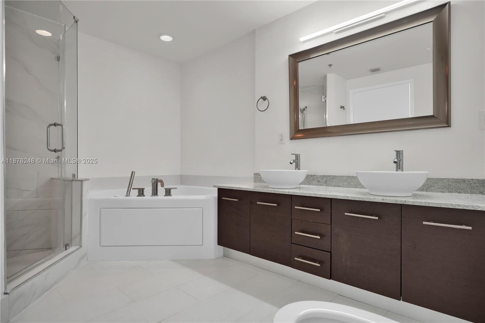 UPTOWN MARINA LOFTS CONDO - Residential