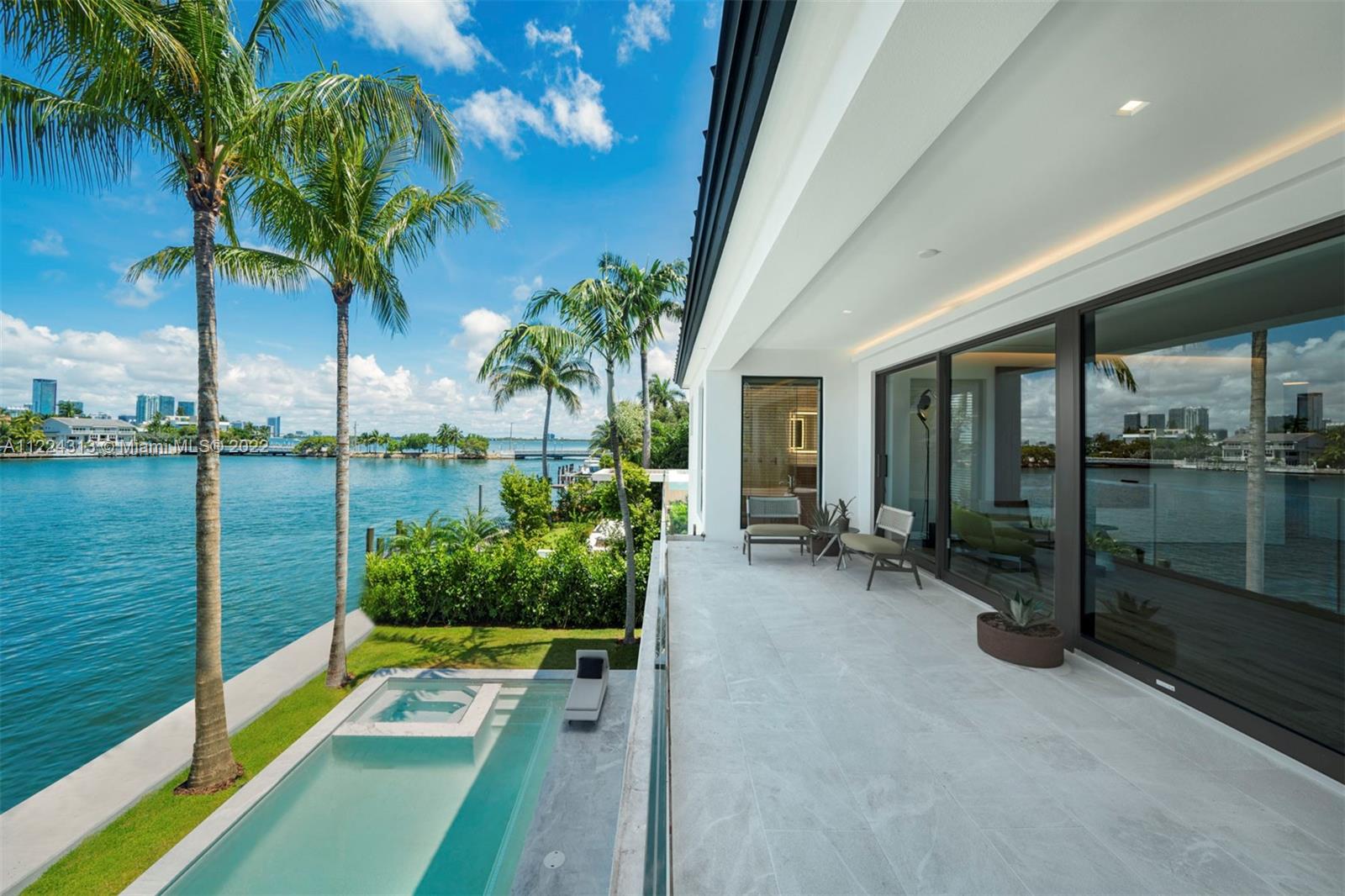 SAN MARINO ISLAND - Residential