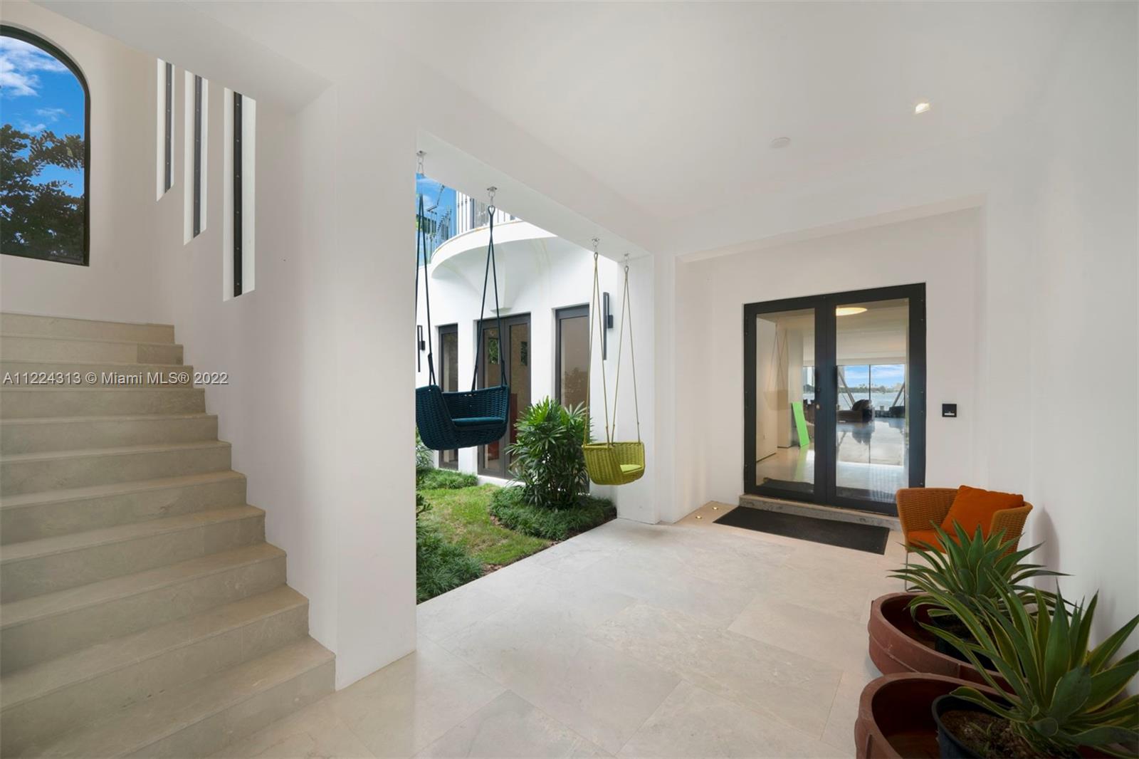 SAN MARINO ISLAND - Residential